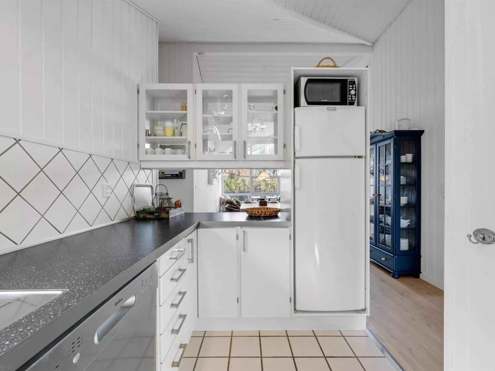 "Ingelis" - 150m to the fjord-Inside