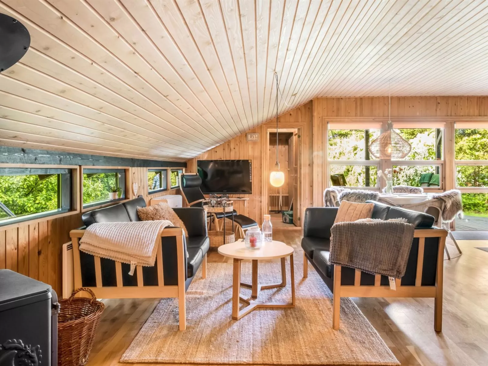 "Amela" - 30km from the sea-Drinnen