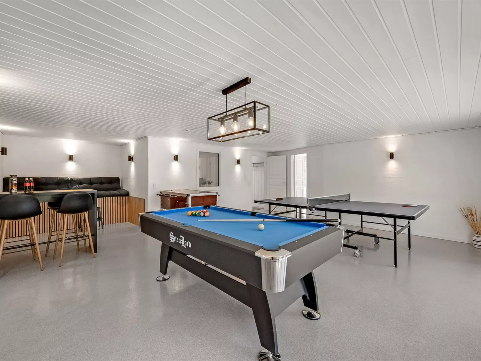 "Allen" - 1km from the sea-Inside