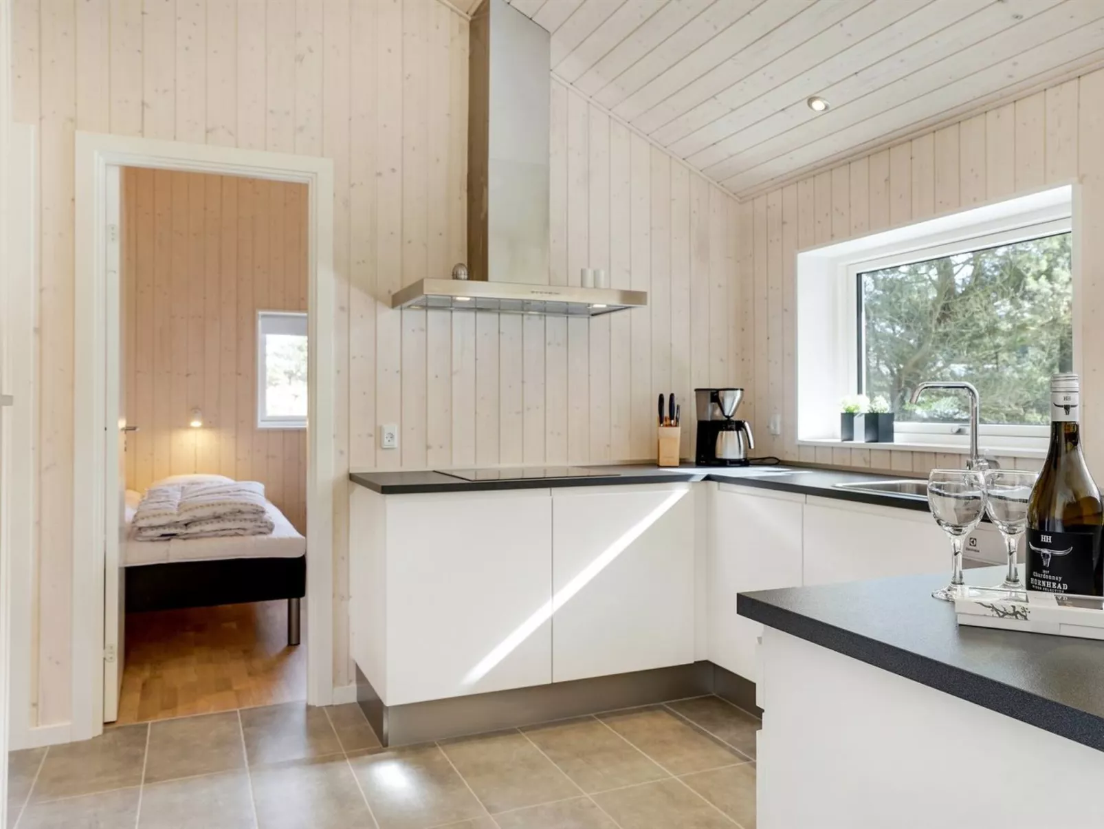 "Dior" - 1.4km from the sea-Drinnen