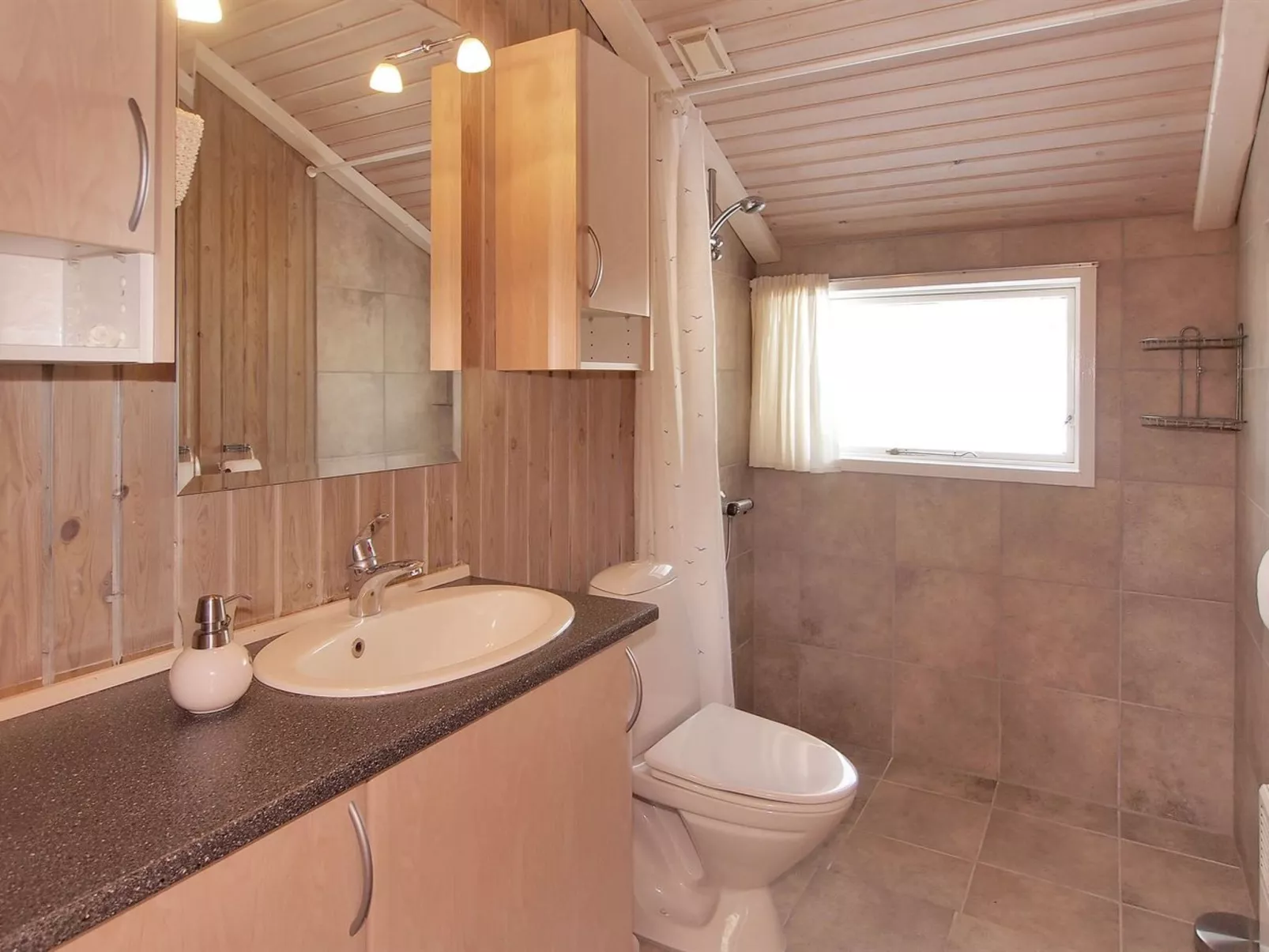 "Valpuri" - 1.3km to the fjord-Dedans