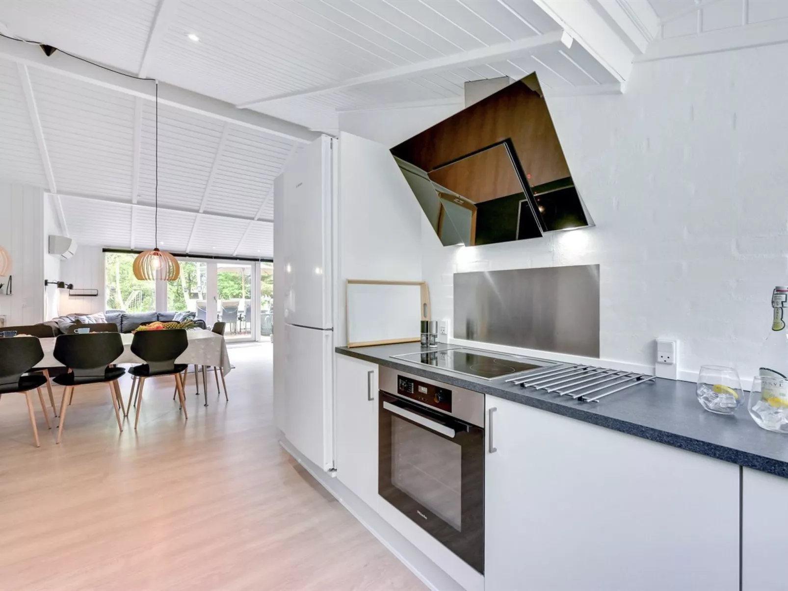 "Liviana" -  from the sea-Drinnen