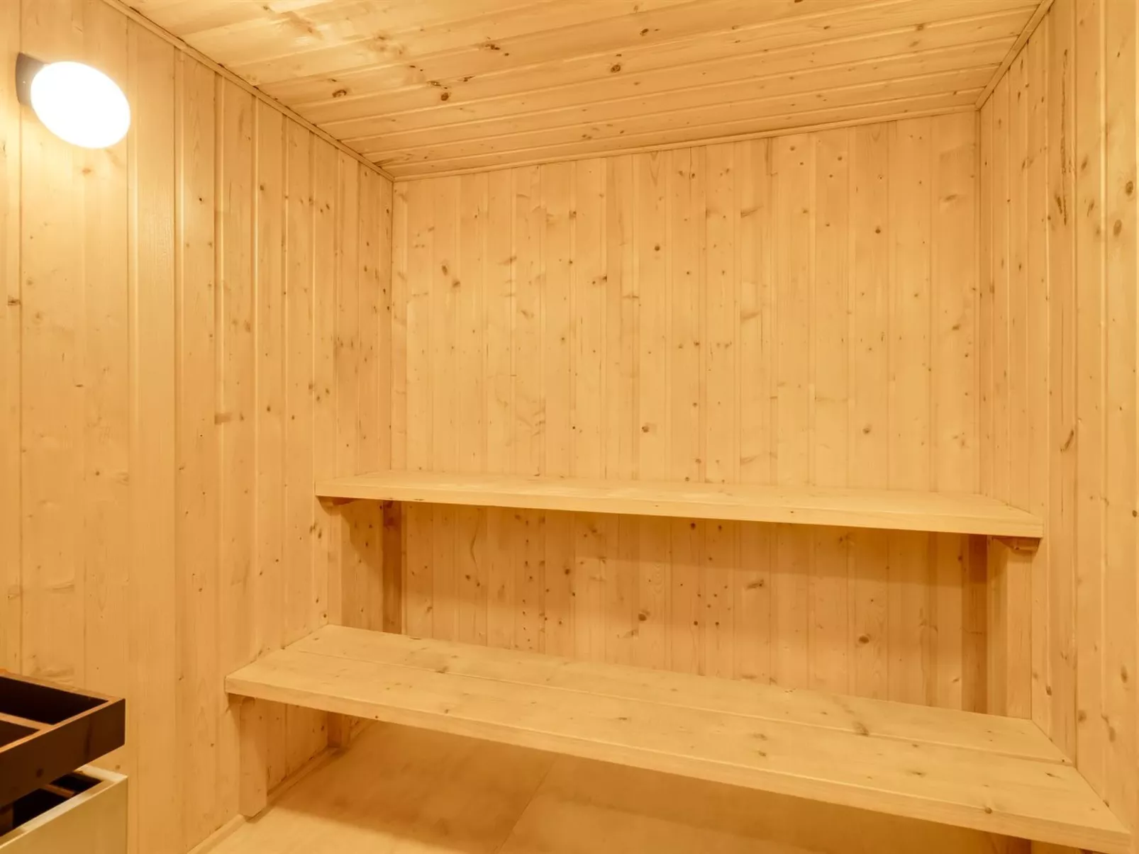 "Edvardsine" - 20m to the fjord-Dedans