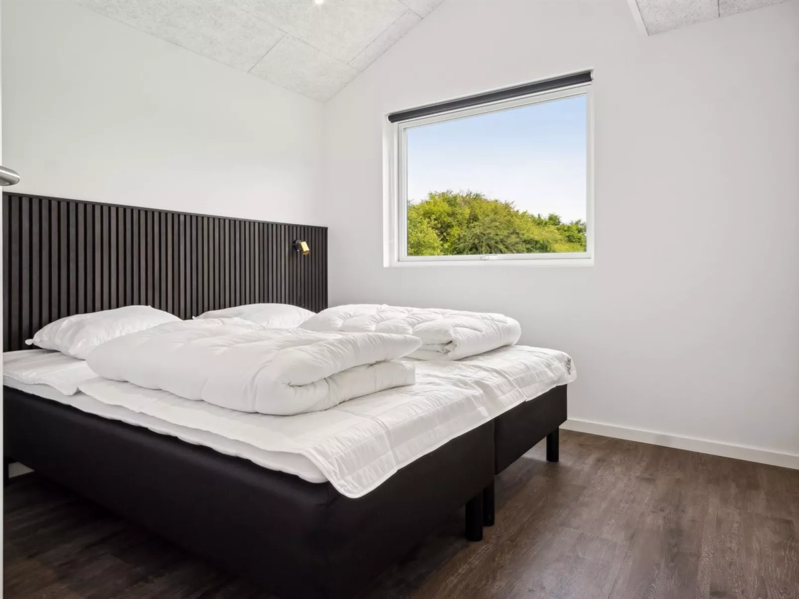 "Stygg" - 75m from the sea-Inside