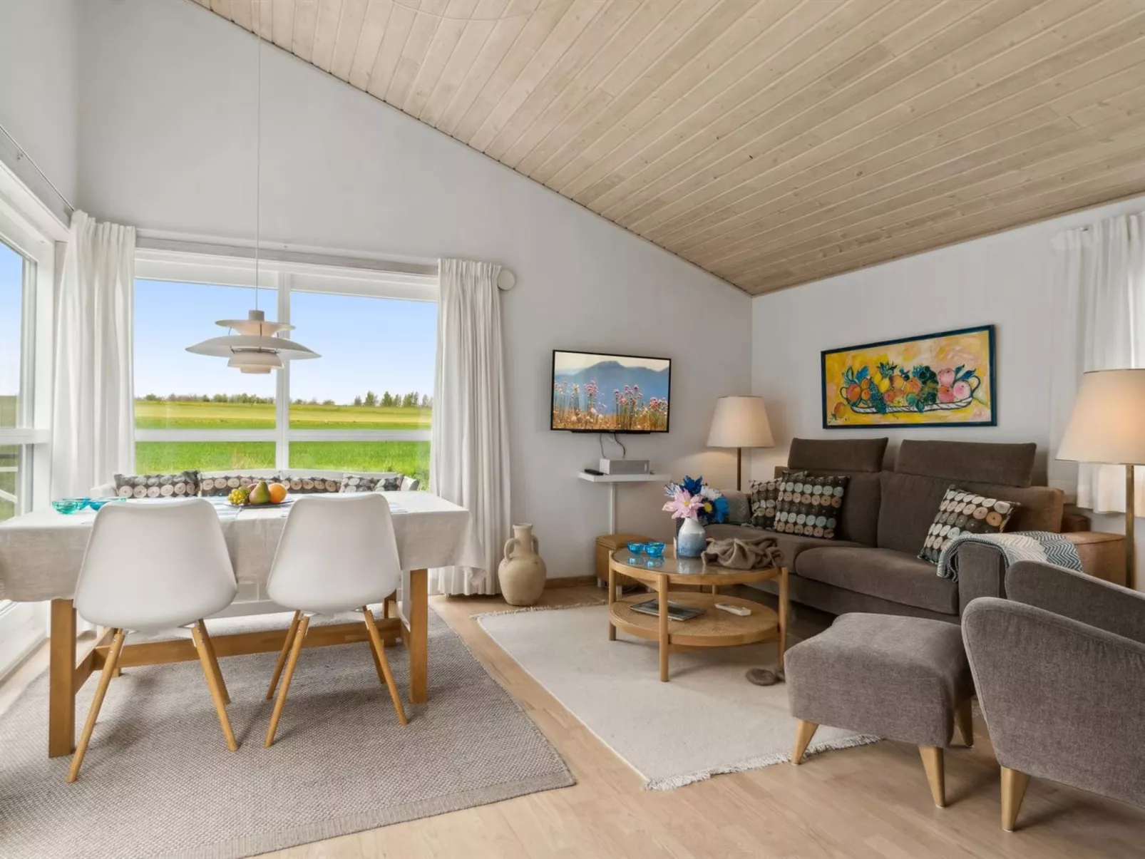 "Melin" - 2.8km from the sea-Dedans