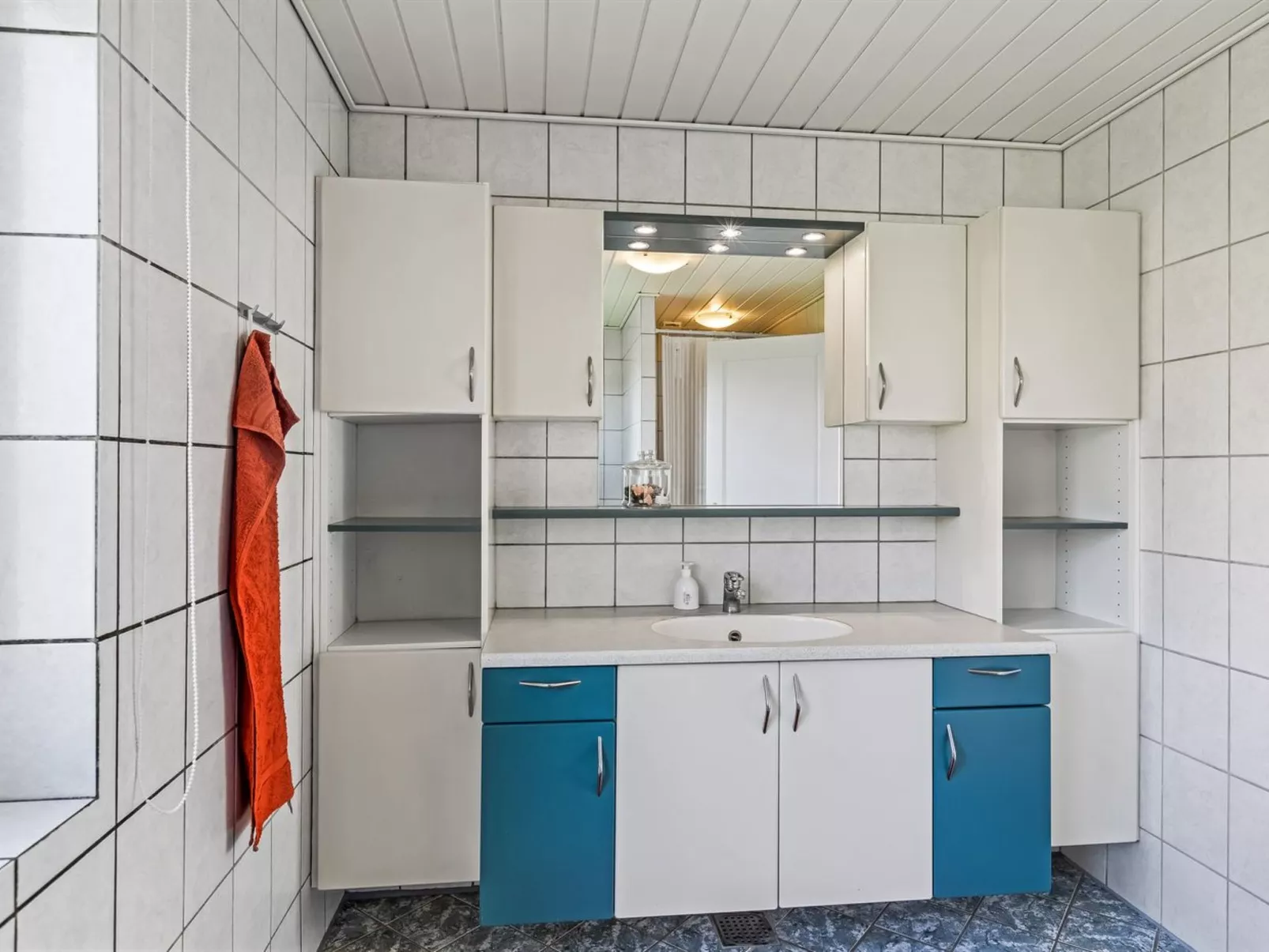 "Kerrin" - 1km from the sea-Inside