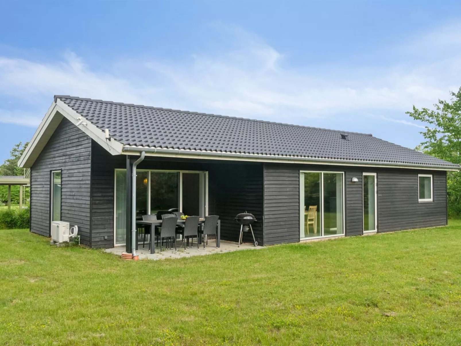 "Dorreth" - 3.2km from the sea-Outside