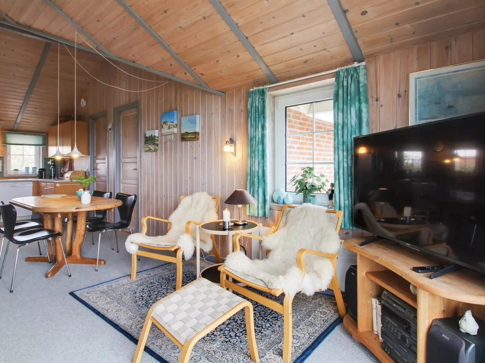 "Frithger" - 250m from the sea-Drinnen