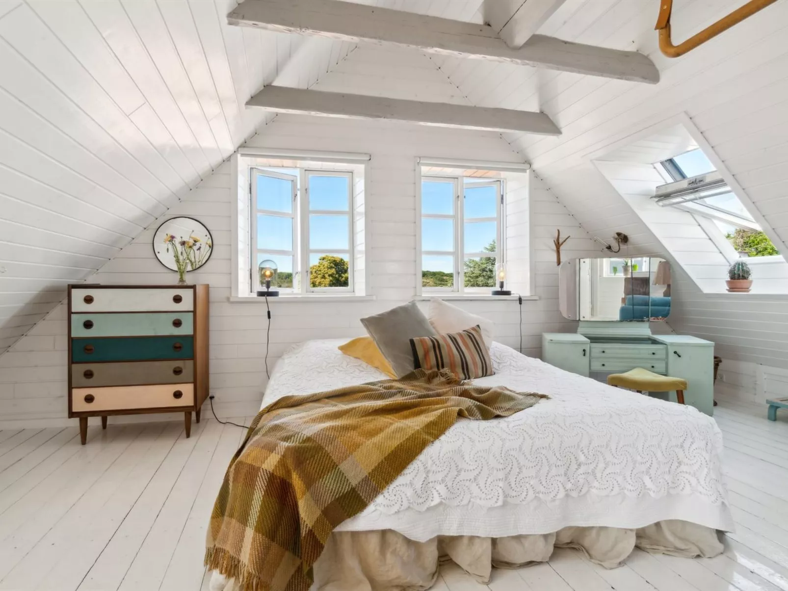 "Hebba" - 125m from the sea-Drinnen