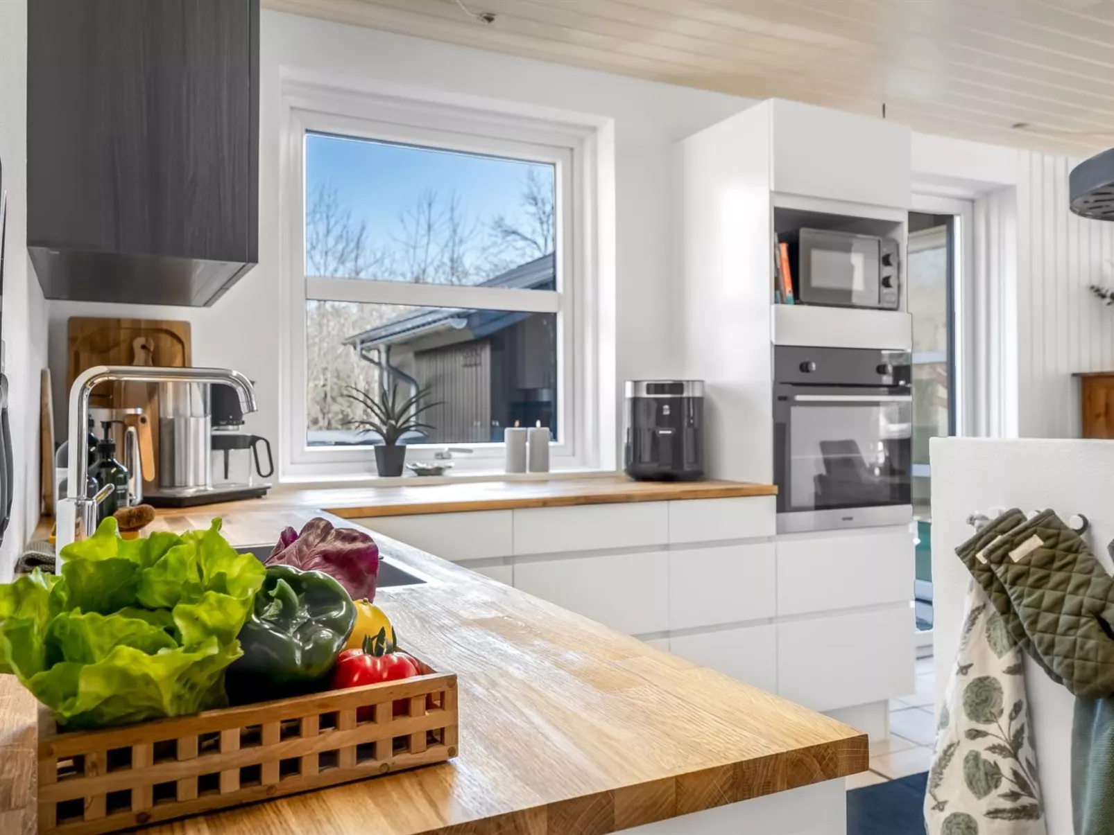 "Karmen" - 250m to the fjord-Inside