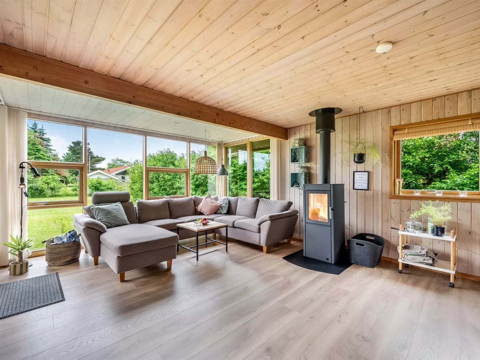 "Tian" - 400m to the fjord-Dedans