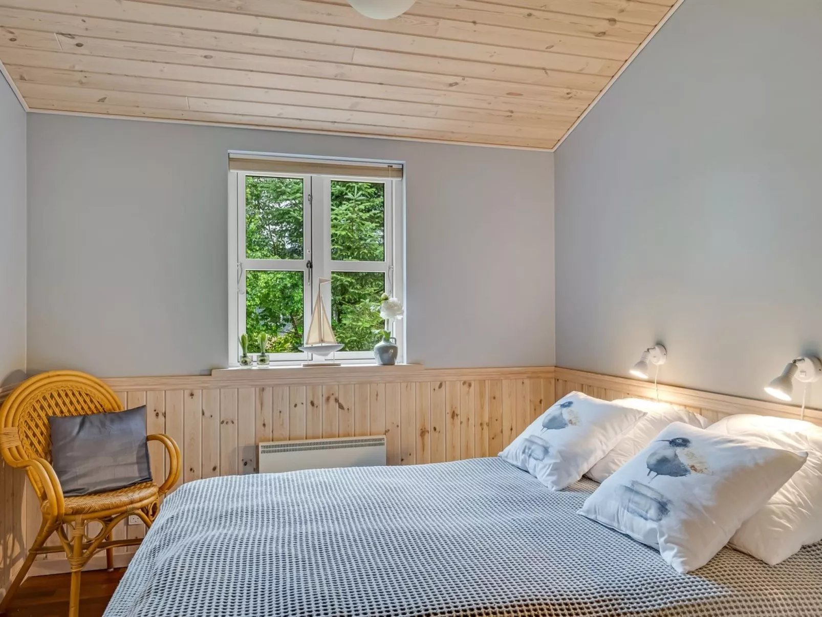 "Zölestine" -  from the sea-Inside