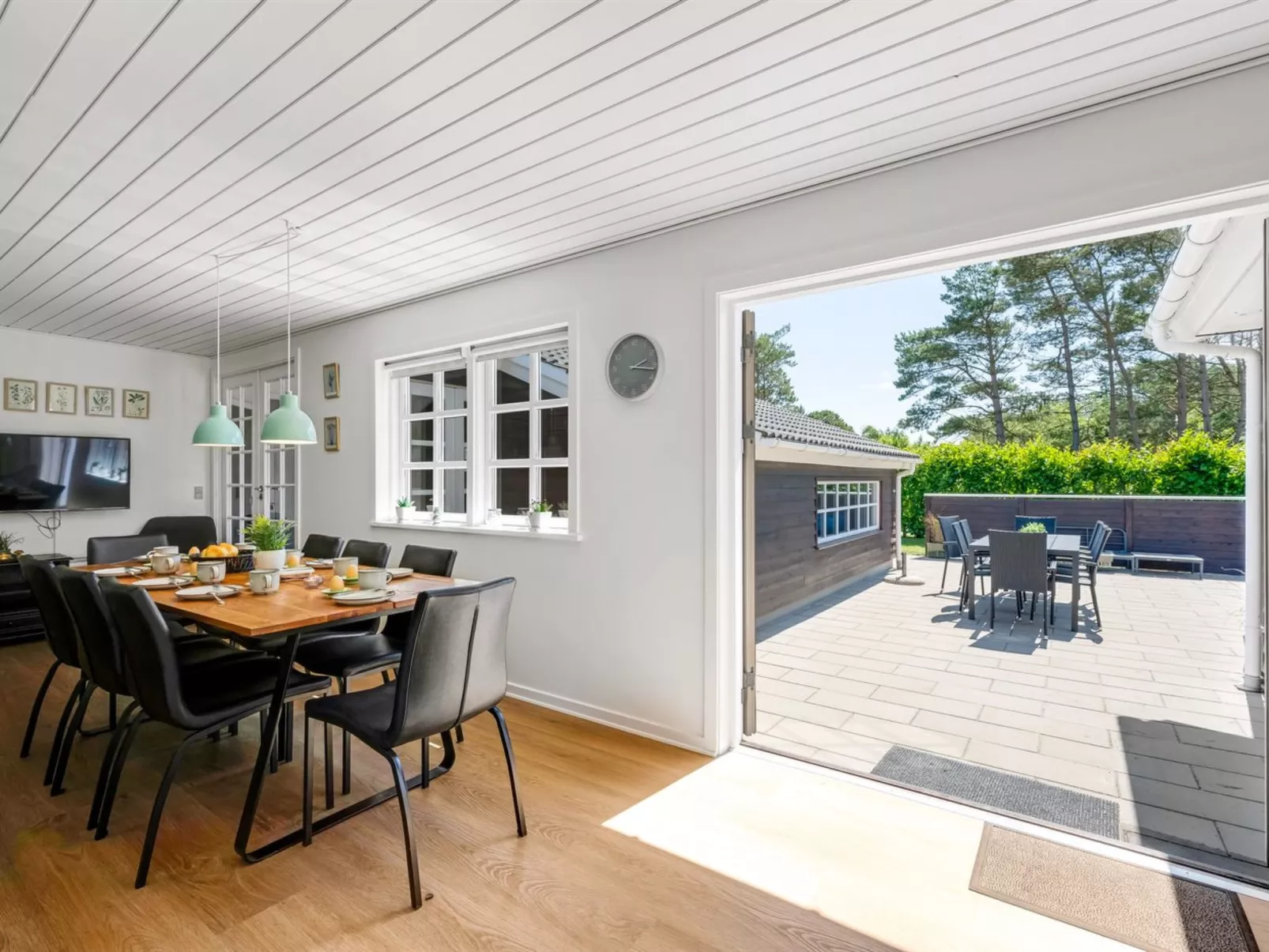 "Holga" - 400m from the sea-Inside