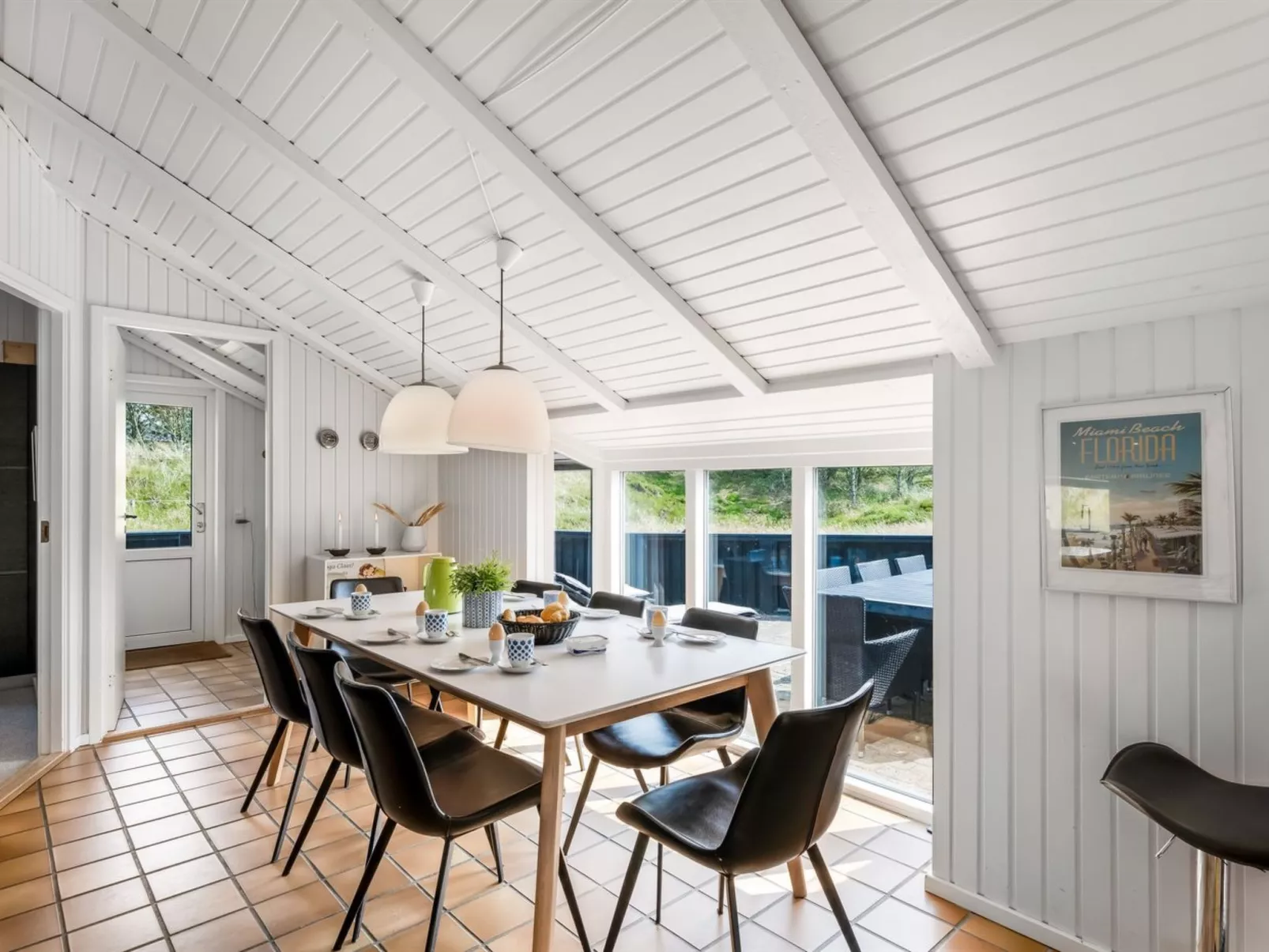 "Emin" - 700m from the sea-Drinnen