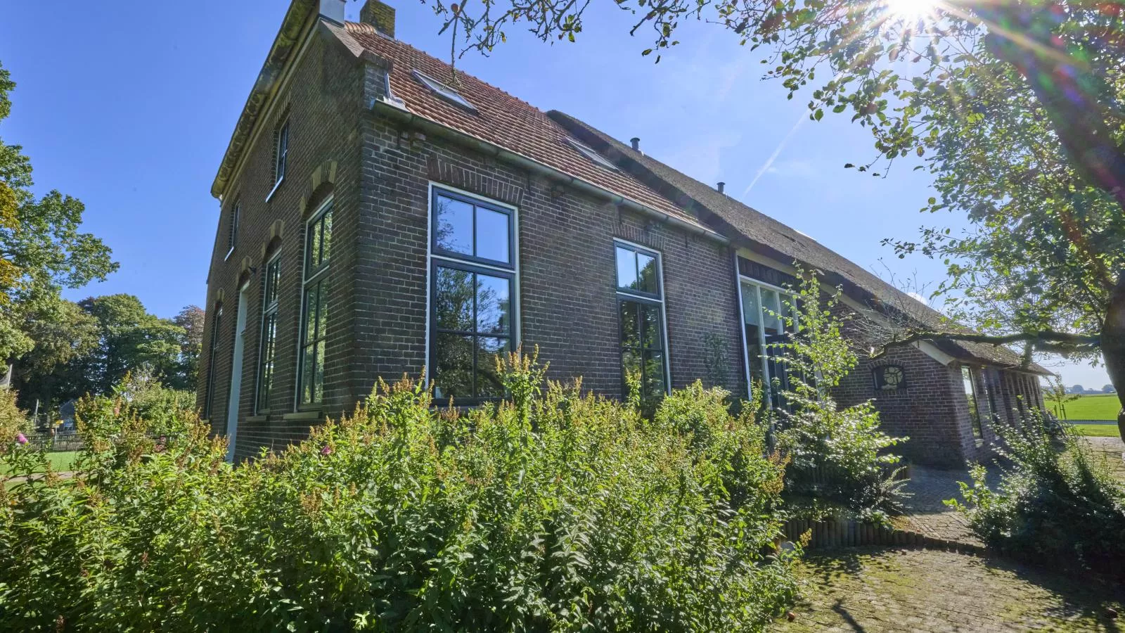 T Voorhuis Kolderveen-Exterior in summer