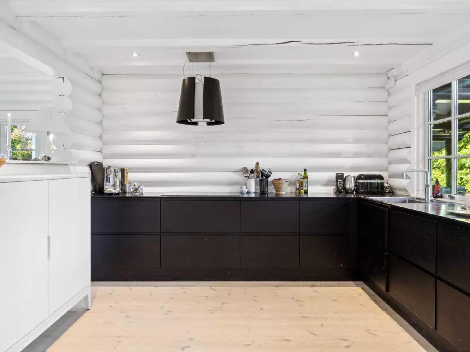 "Sighfrith" - 1.4km from the sea-Inside