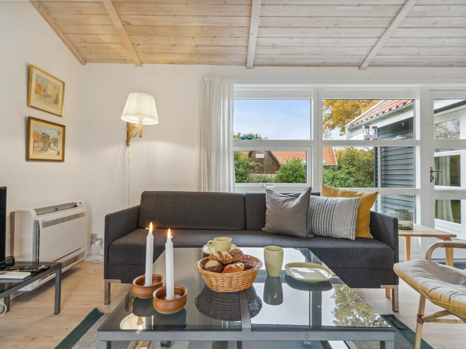 "Skyler" - 250m from the sea-Inside