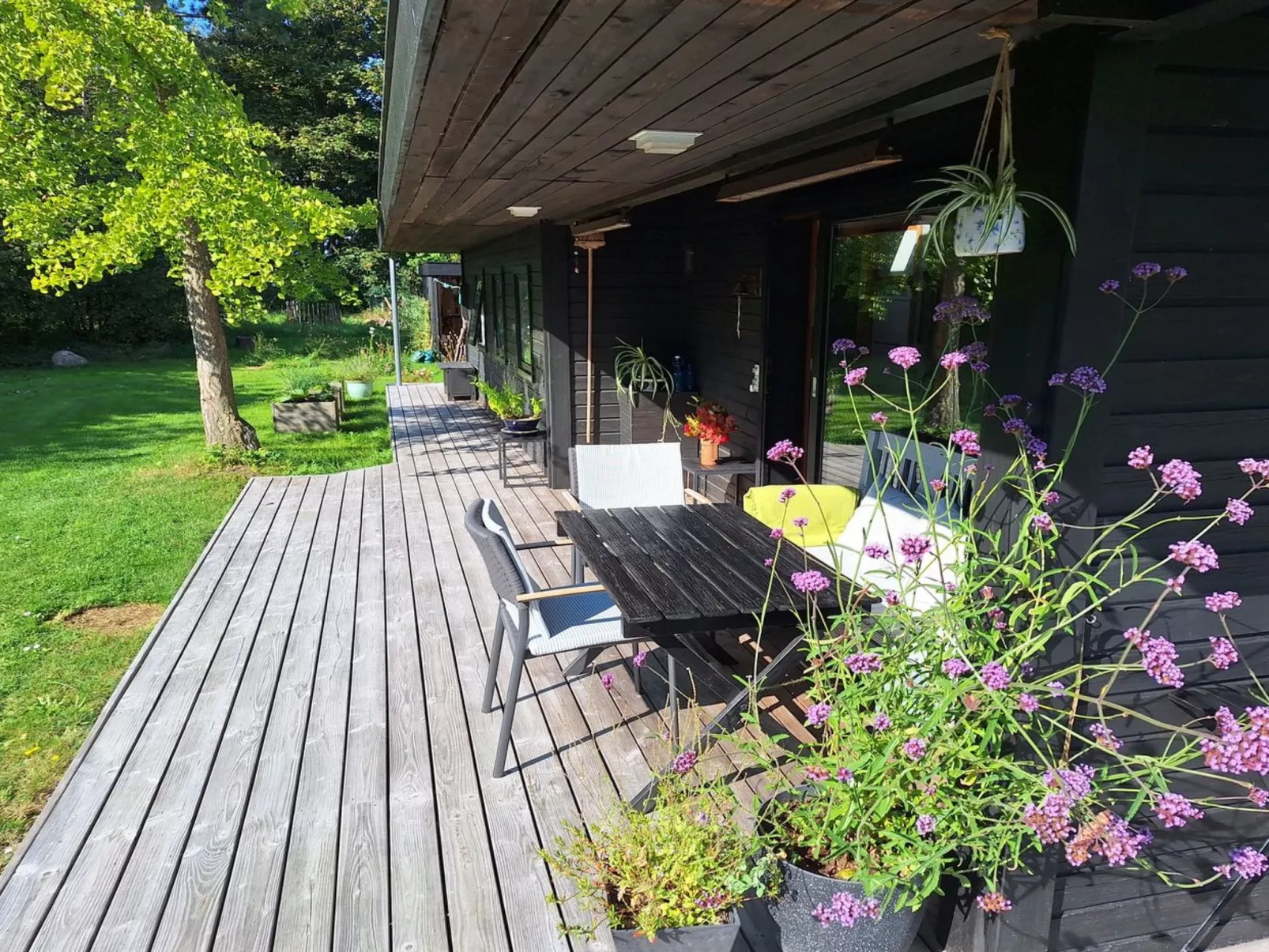 "Adelbert" - 600m to the fjord-Outside