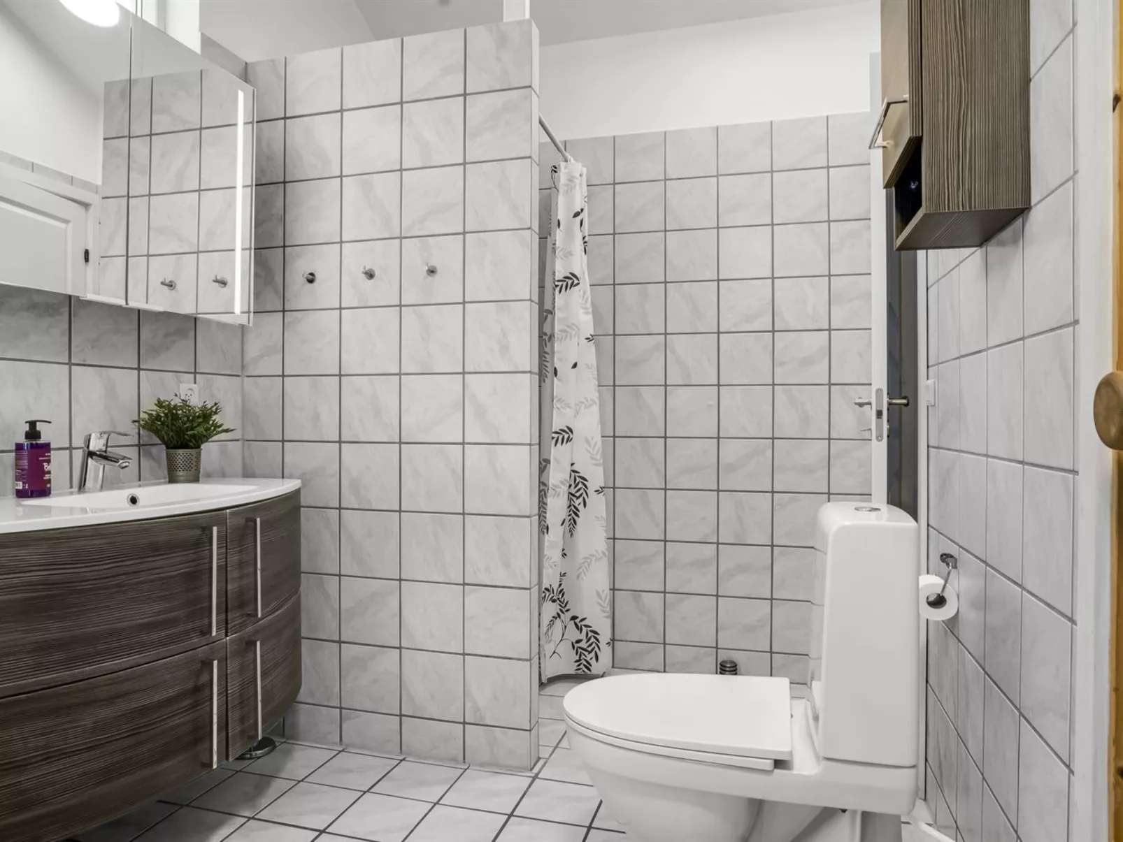 "Elvin" - 2km from the sea-Inside