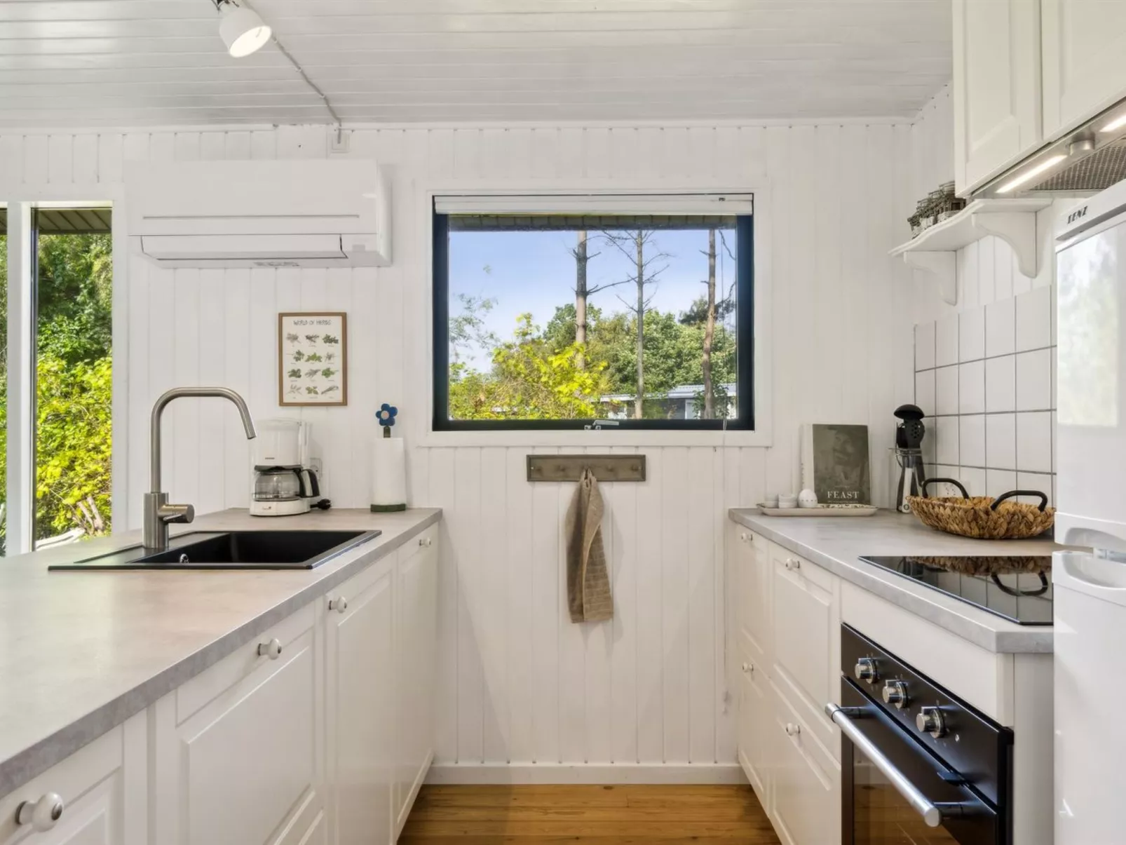 "Lavrans" - 1km from the sea-Inside