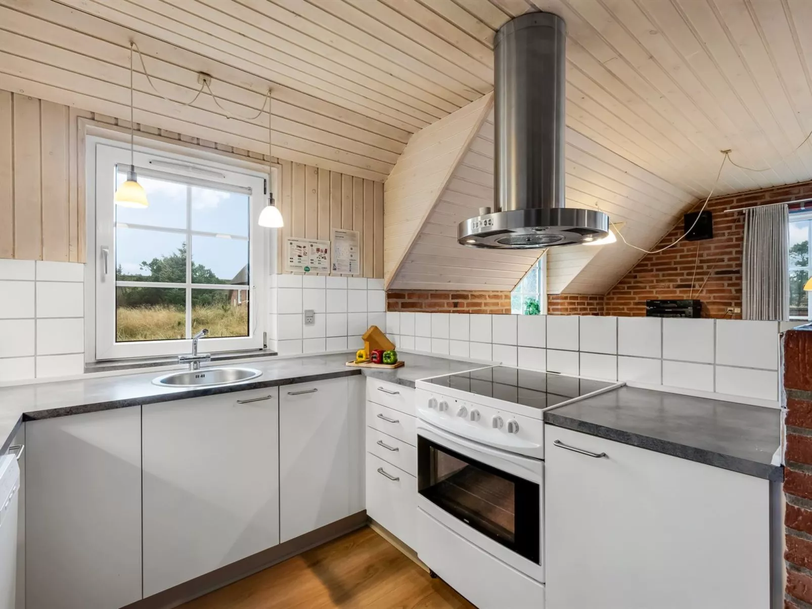 "Madsen" -  from the sea-Dedans