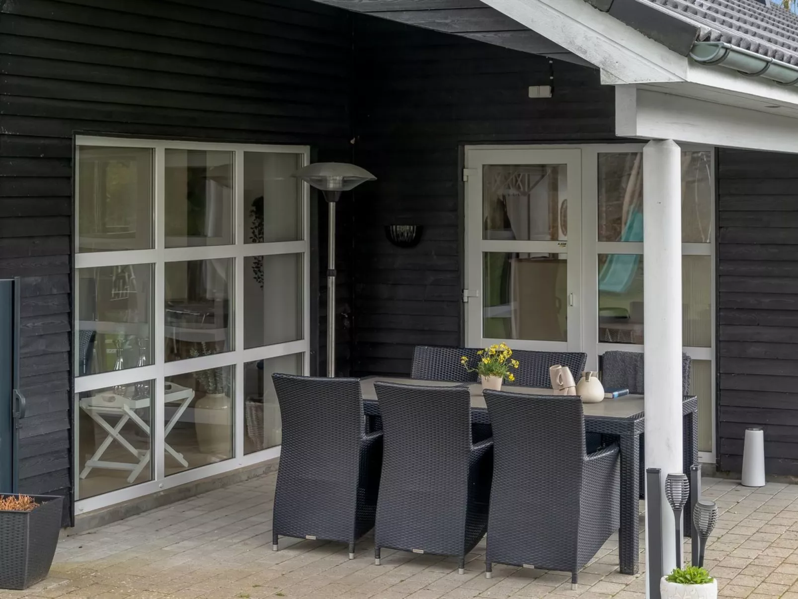 "Maunu" -  from the sea-Dehors