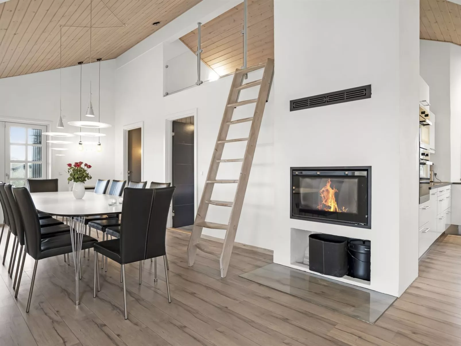 "Djuna" - 550m from the sea-Inside