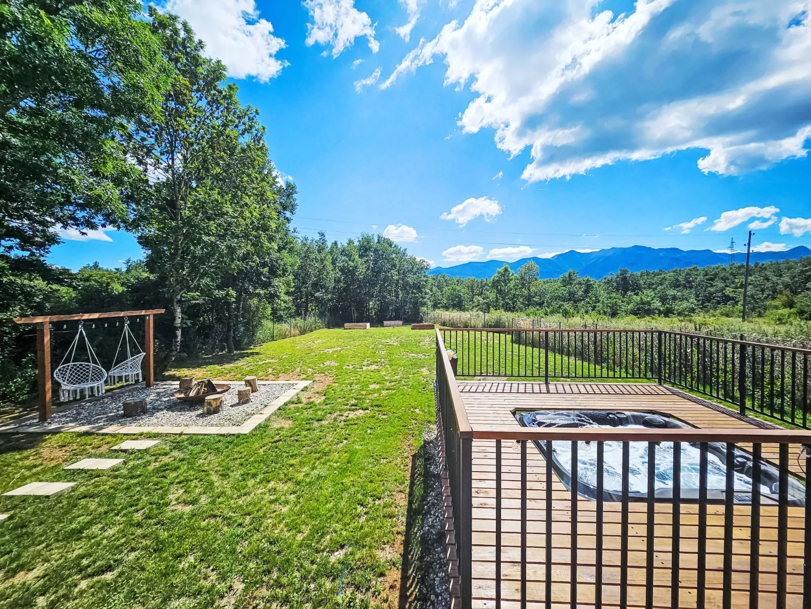 Tomina Koliba Lika-Dehors