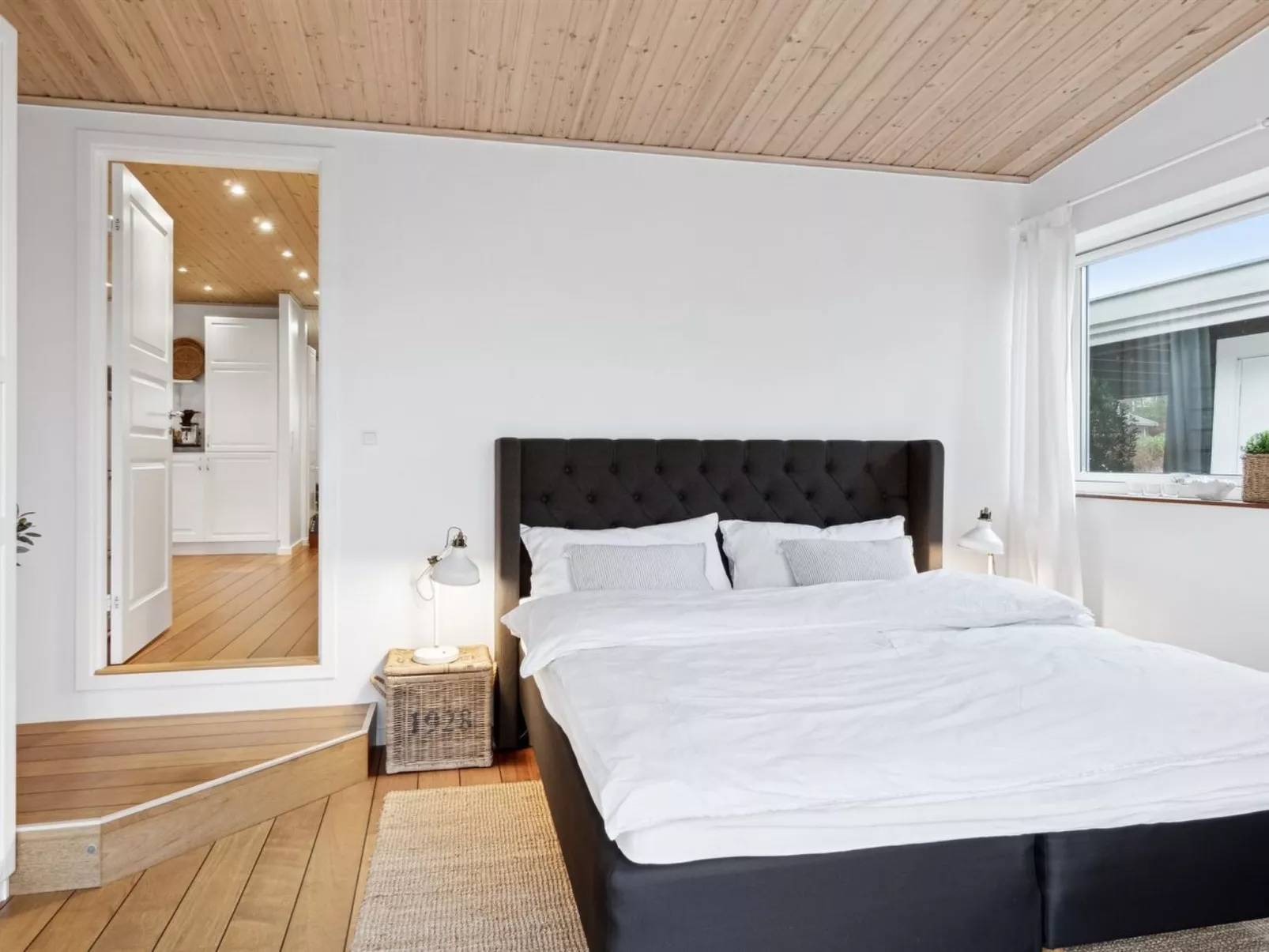 "Eero" - 175m to the fjord-Inside