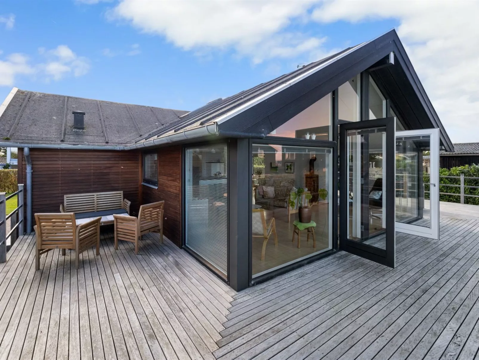 "Berner" - 40m from the sea-Outside