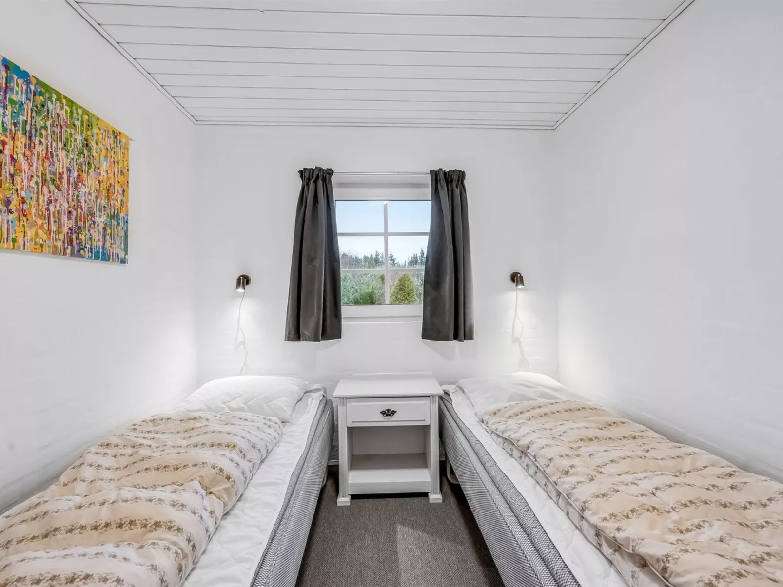 "Aagot" - 1.7km from the sea-Inside