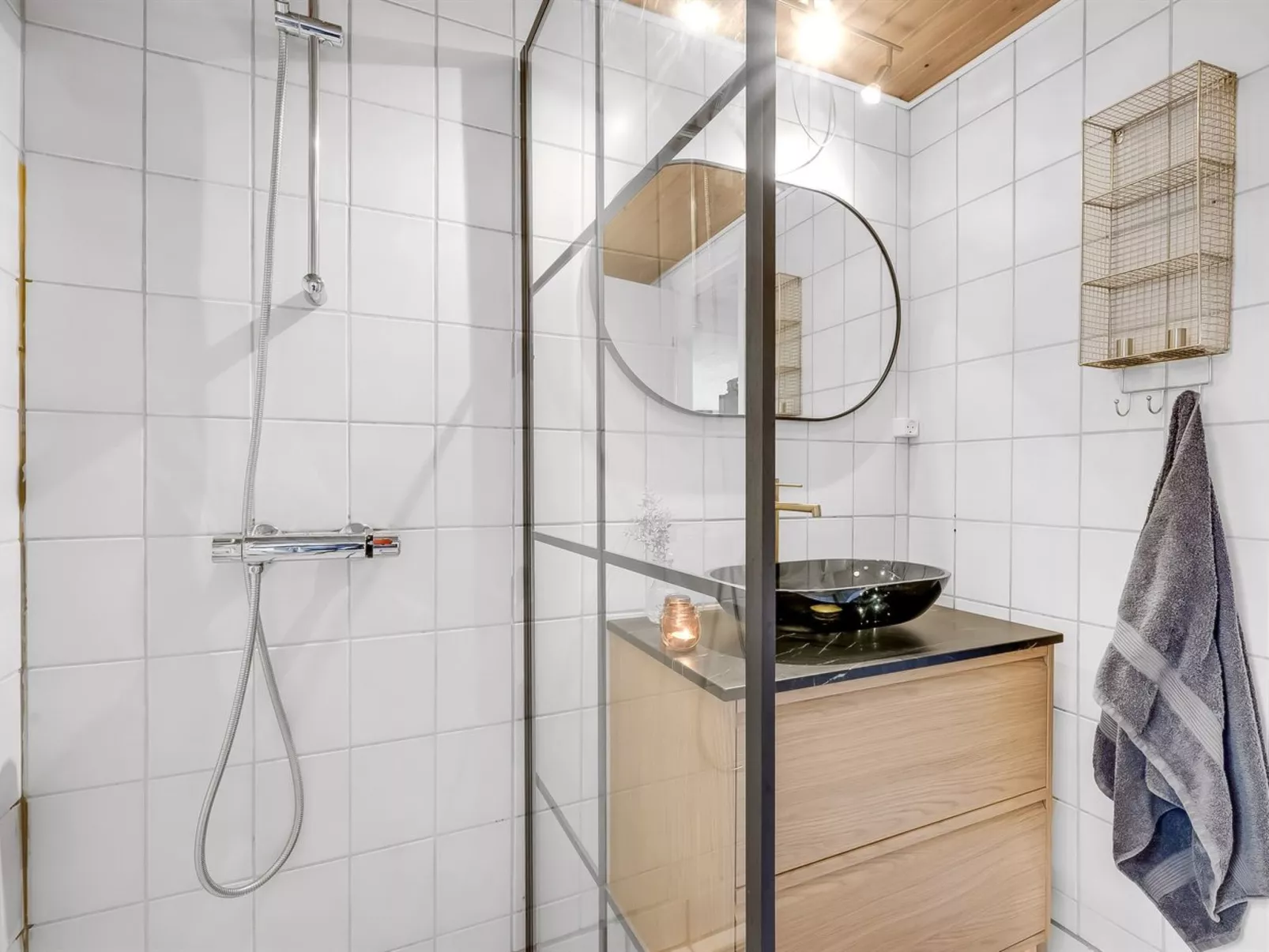 "Tiina" - 500m to the fjord-Inside