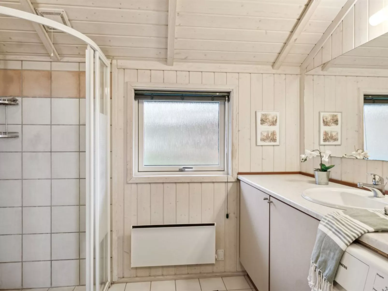 "Hjalmine" - 225m from the sea-Inside