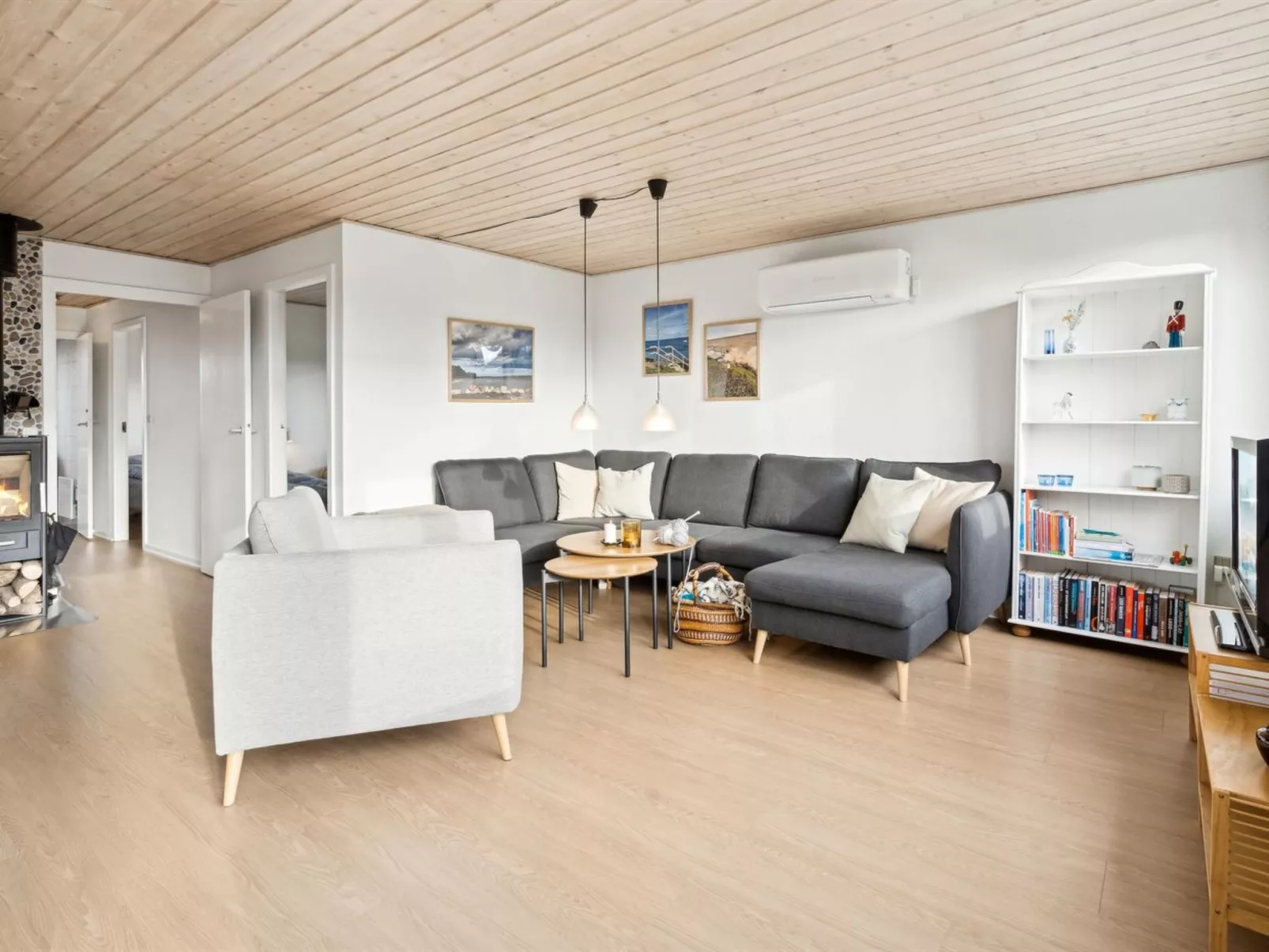 "Severine" - 650m from the sea-Inside