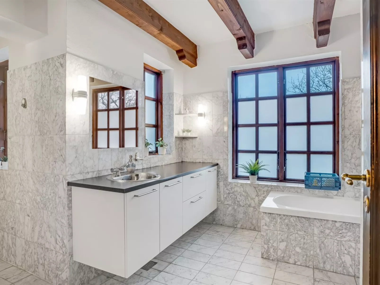 "Star" - 200m to the fjord-Inside