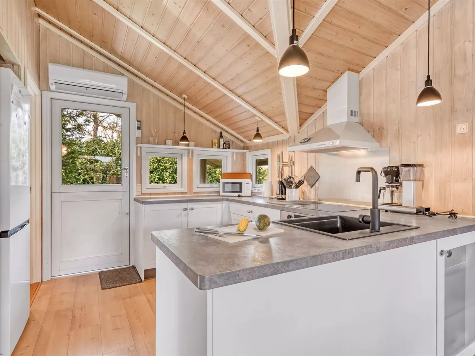 "Emili" - 300m from the sea-Drinnen