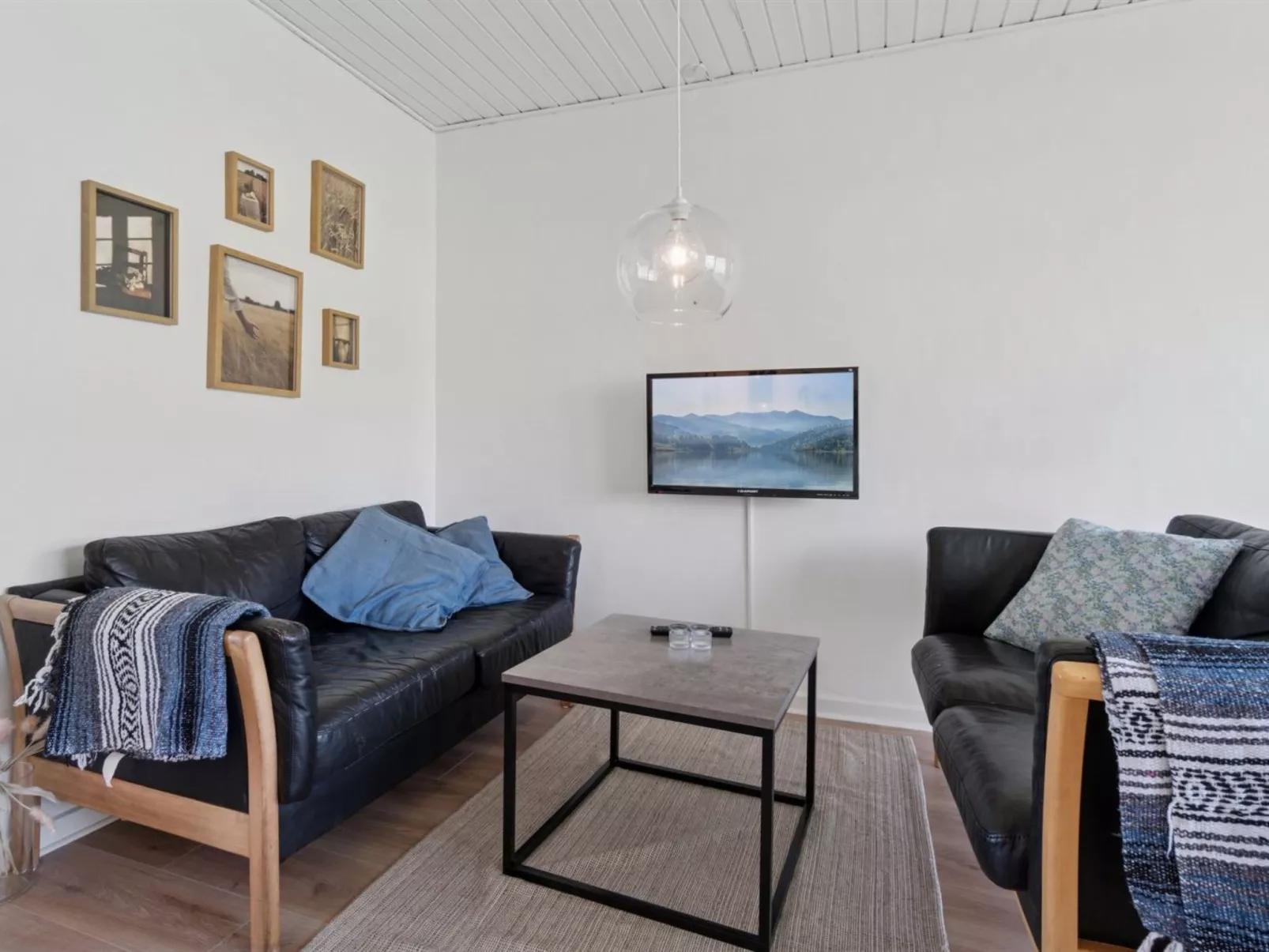 "Kate" - 300m from the sea-Inside