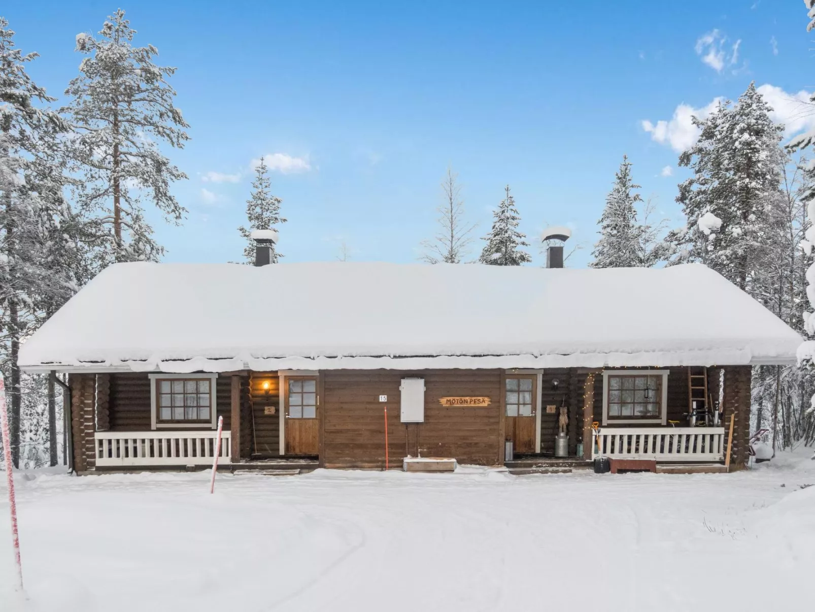 Mötönpesä 2-Drinnen