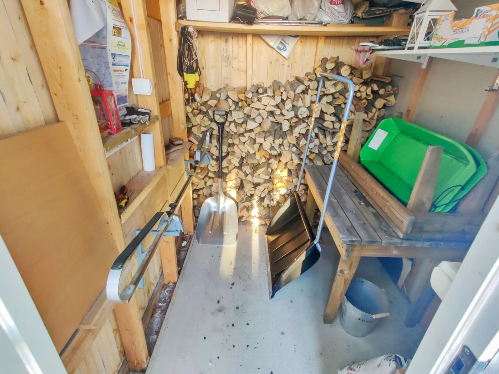 Jahtikaltio 3-Dedans