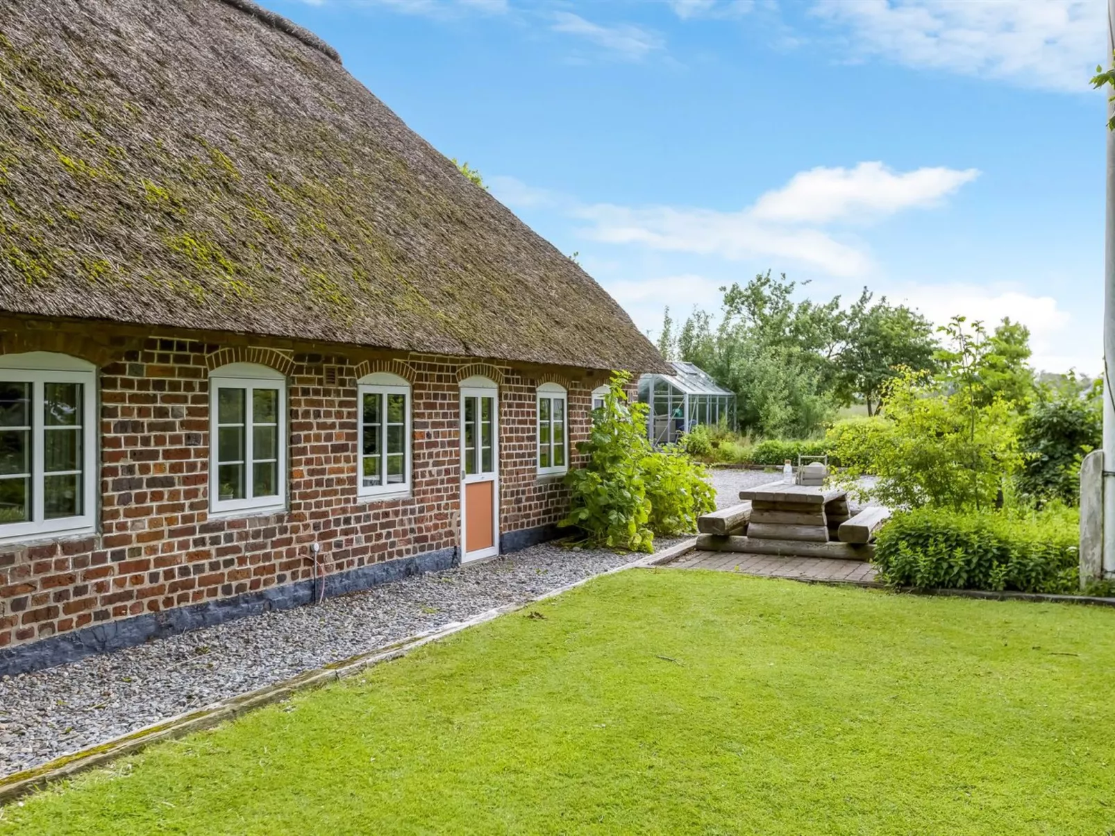 "Tuki" - 10km from the sea-Outside