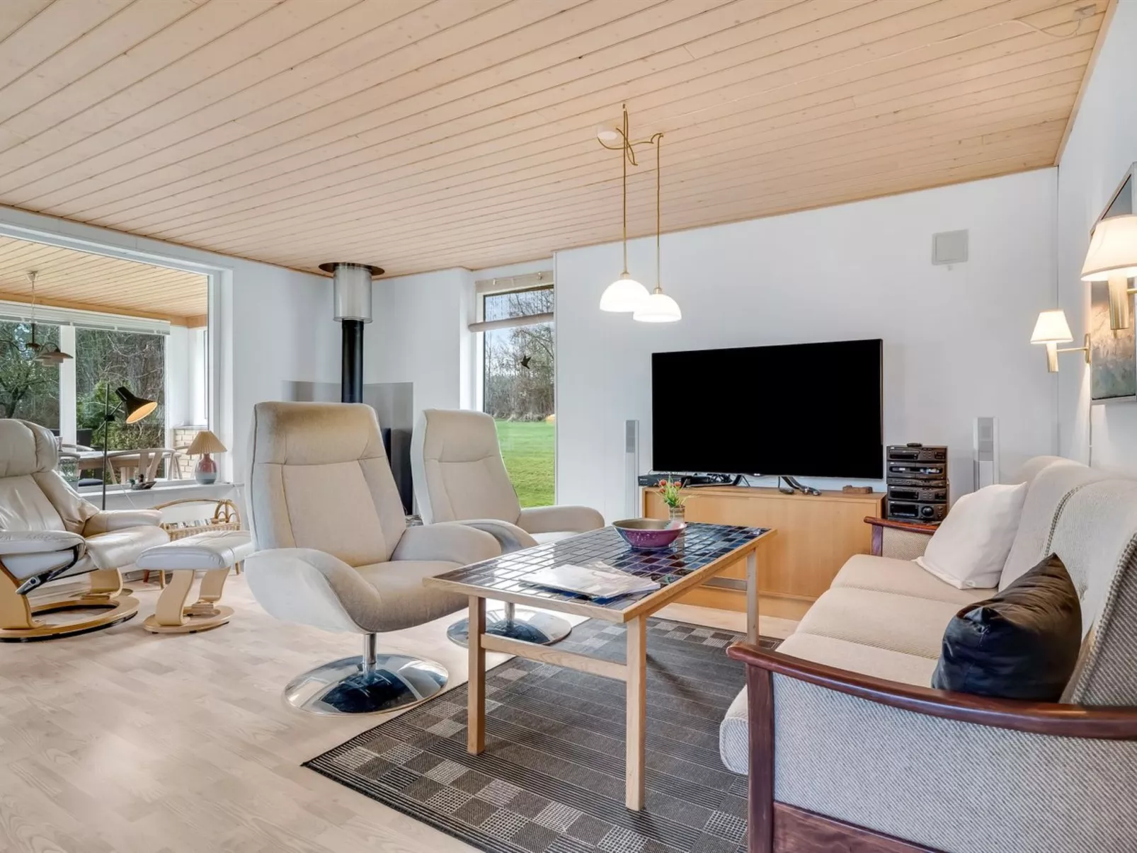 "Marika" - 400m to the fjord-Inside