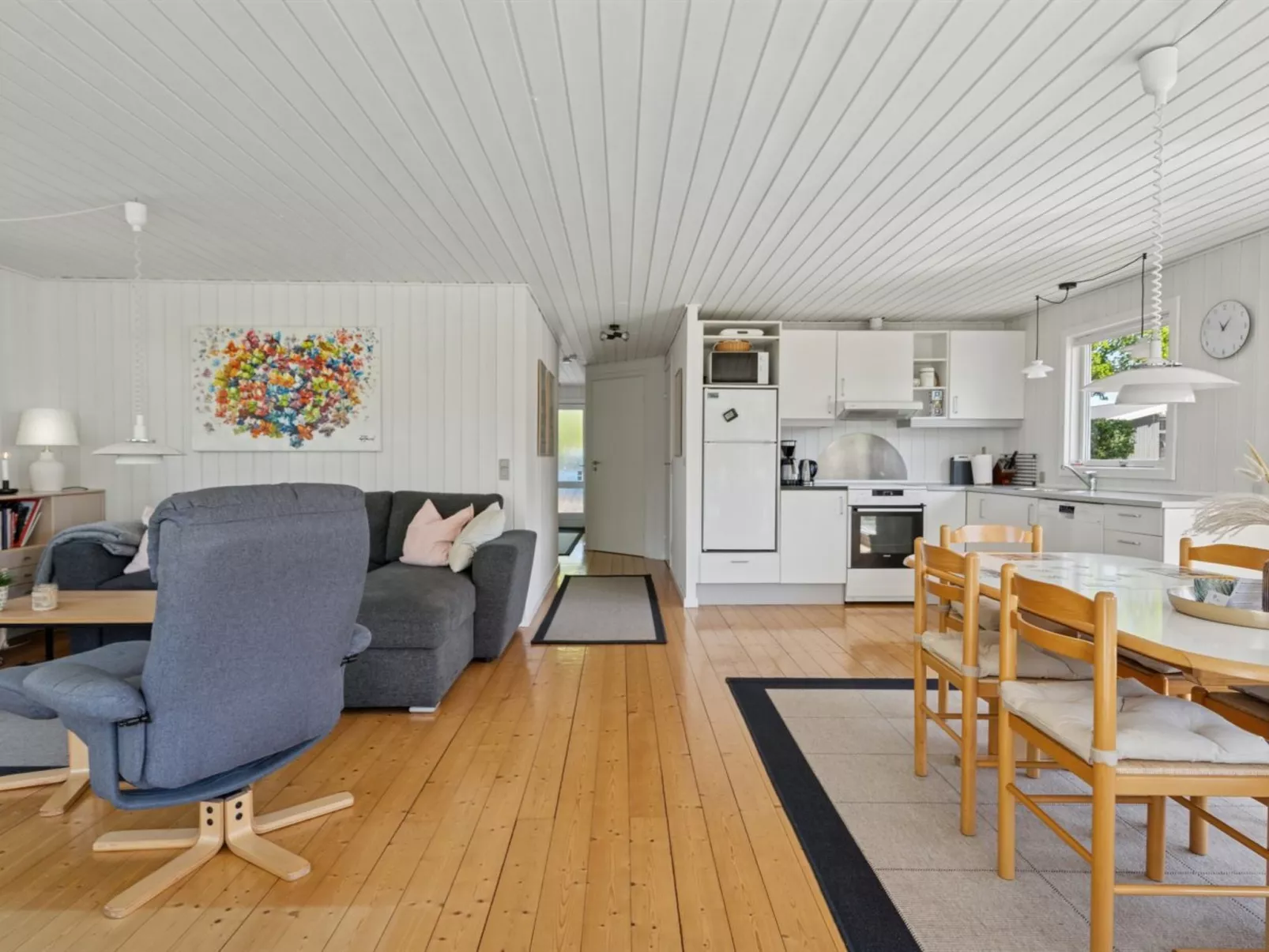 "Conradine" - 600m from the sea-Inside