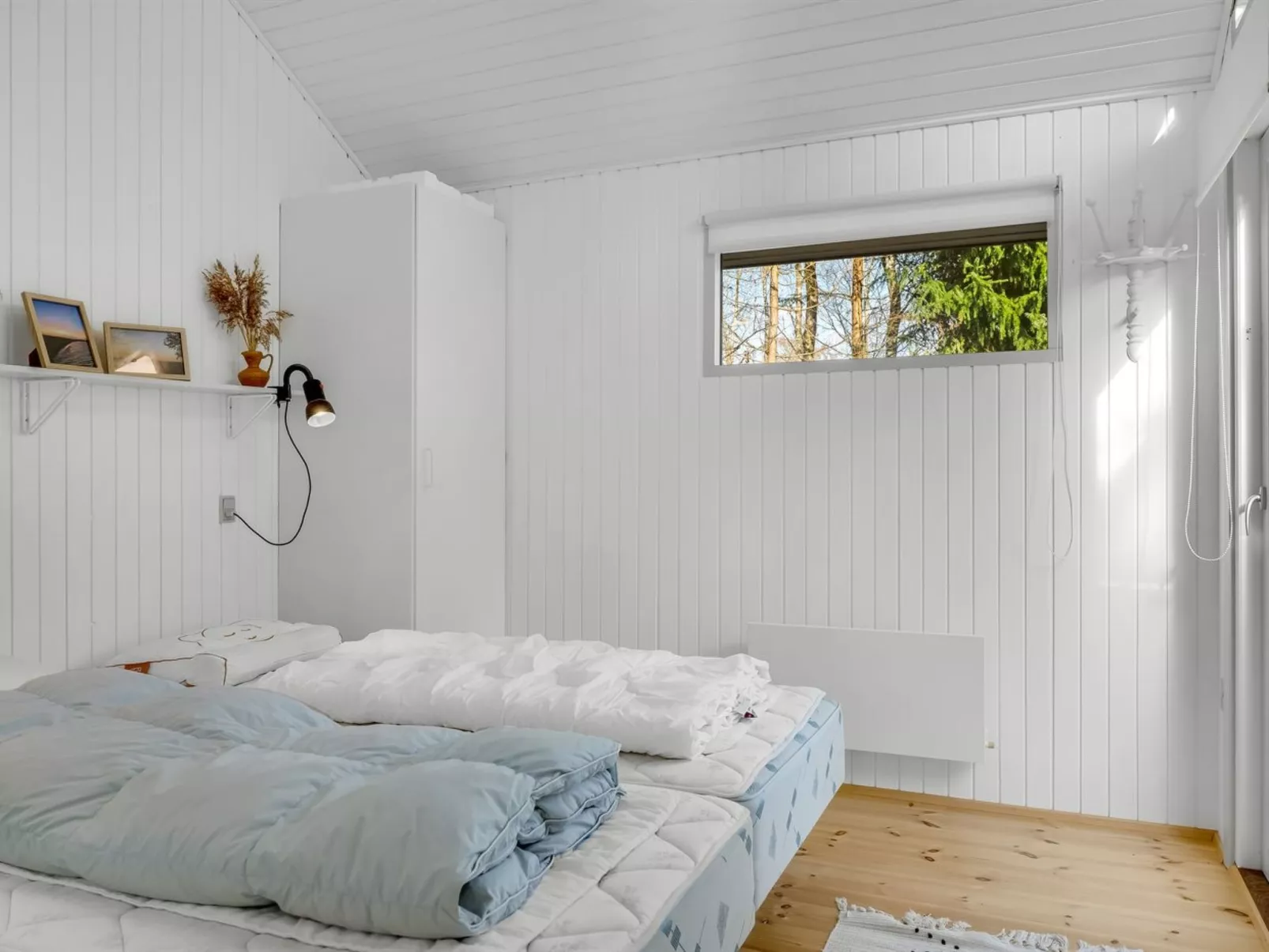 "Elisabete" - 200m to the fjord-Inside