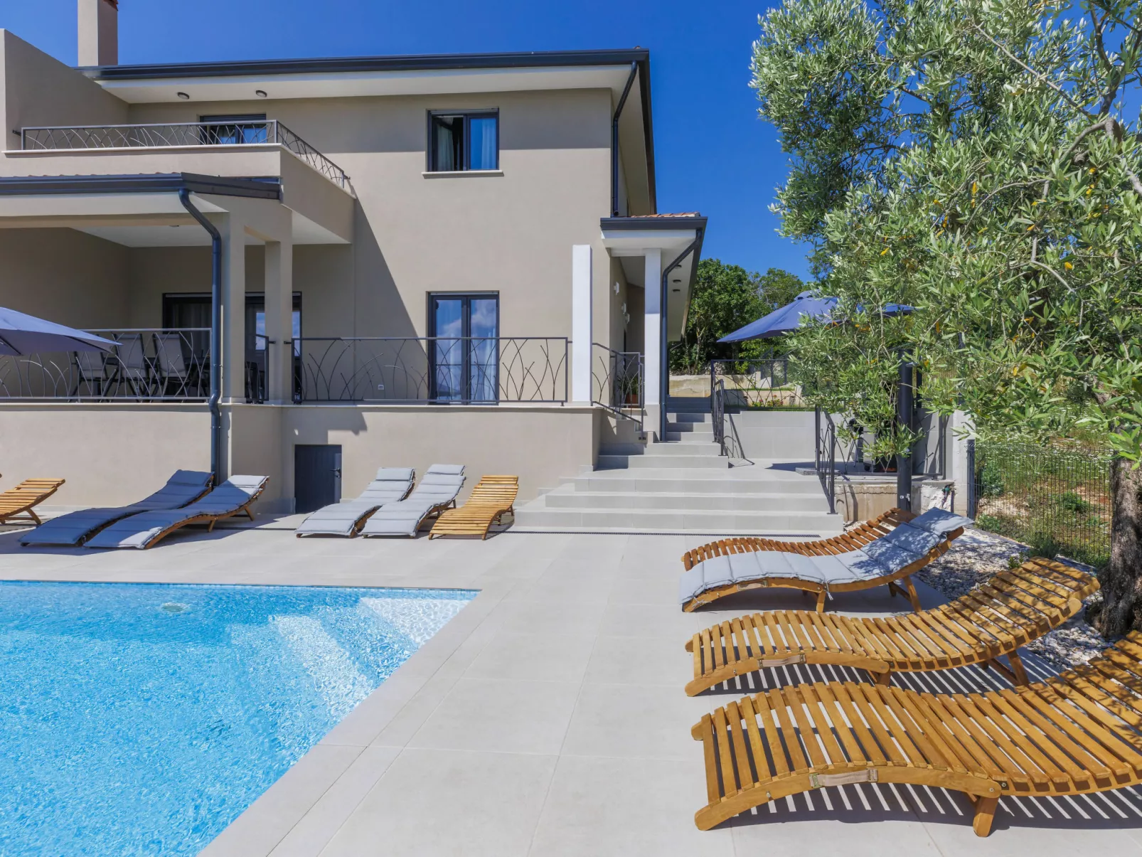 Villa Bella-Outside