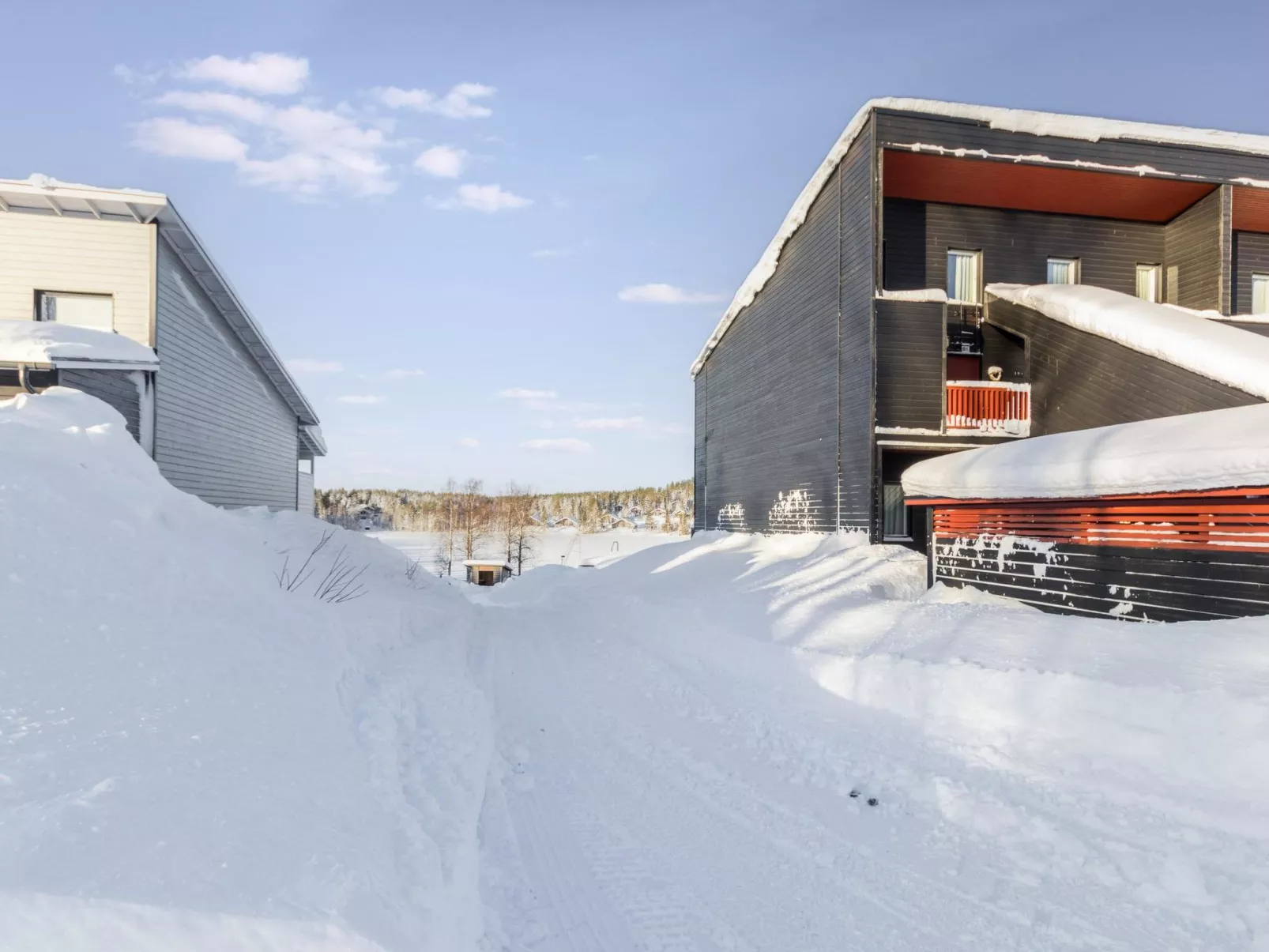 Sun&skivillas 5. (3mh)-Drinnen