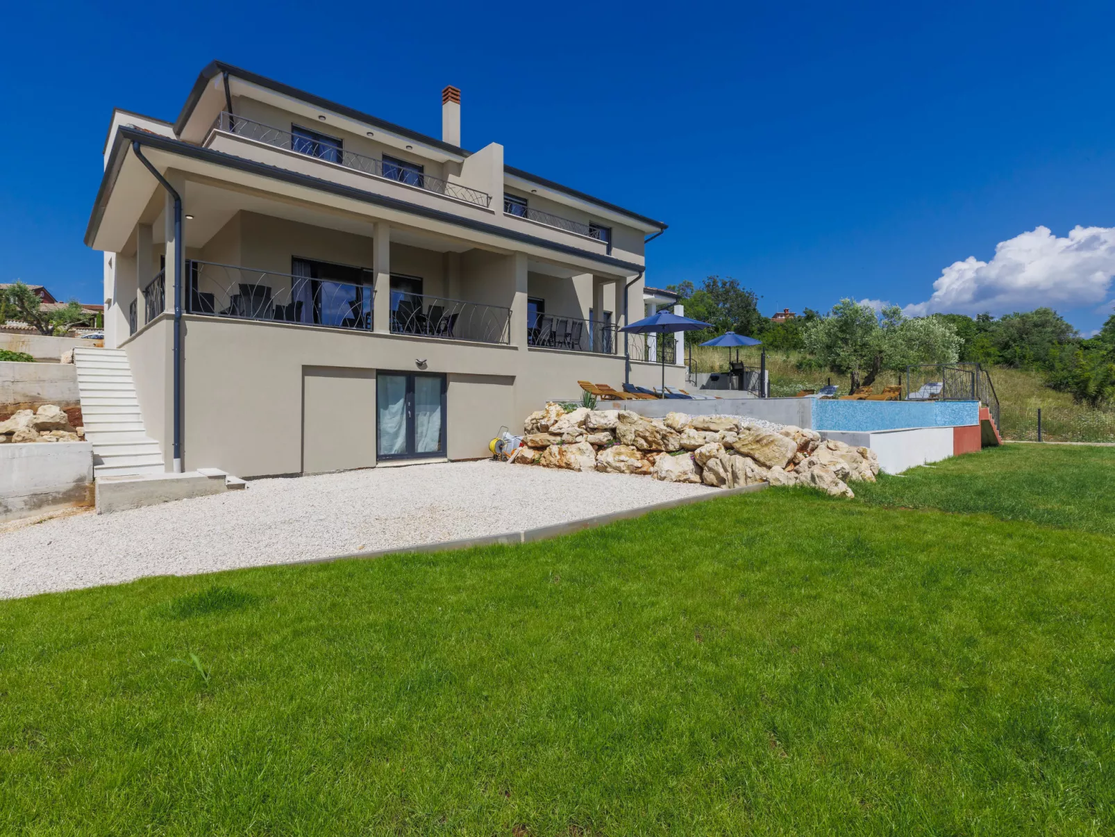 Villa Bella-Outside