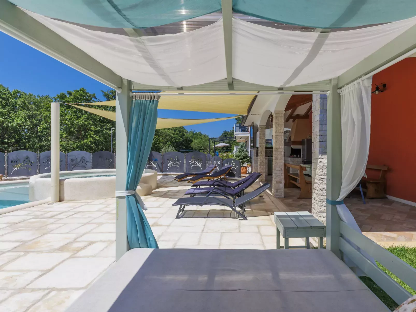 Villa Amaii-Outside