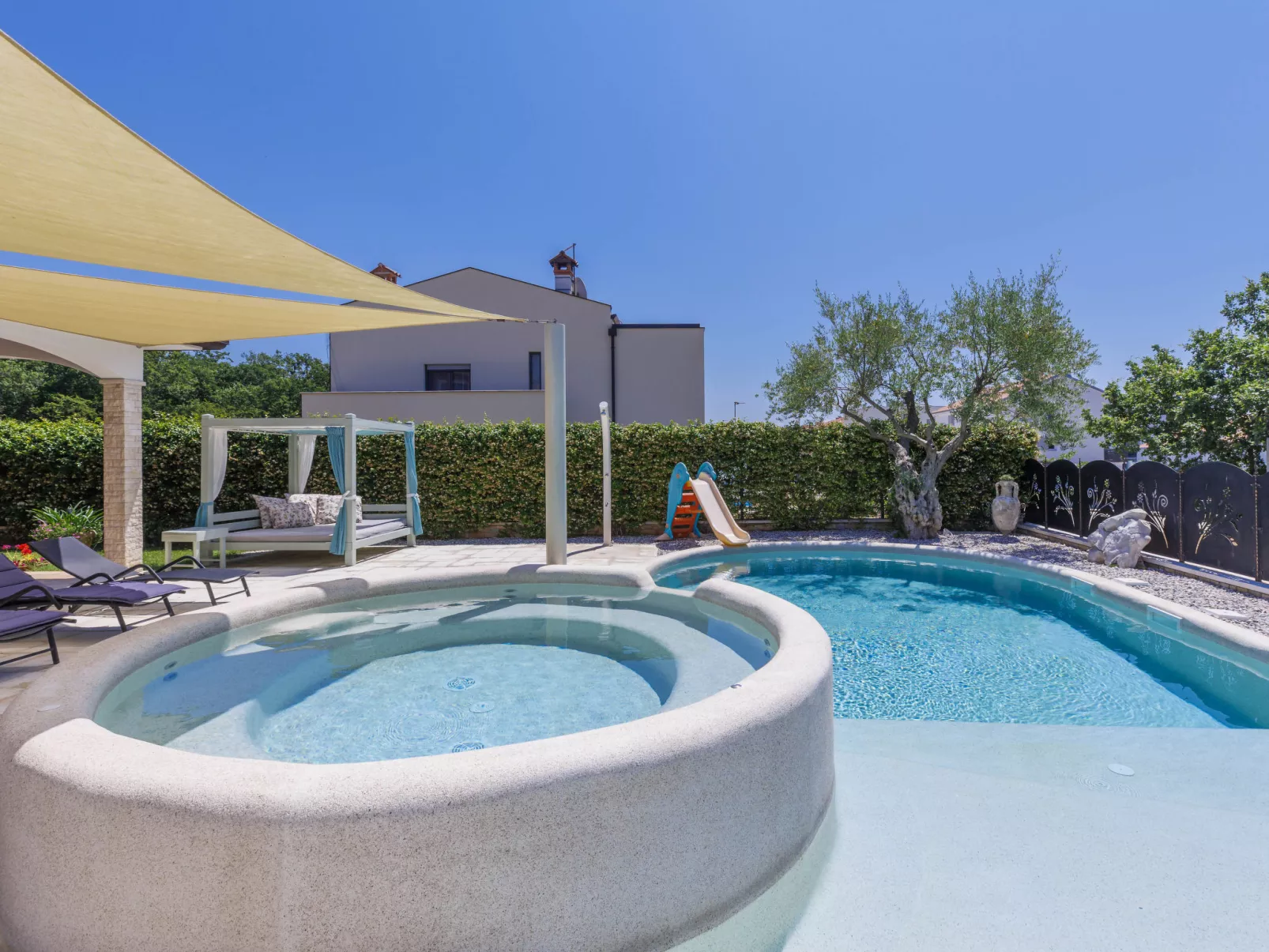 Villa Amaii-Outside