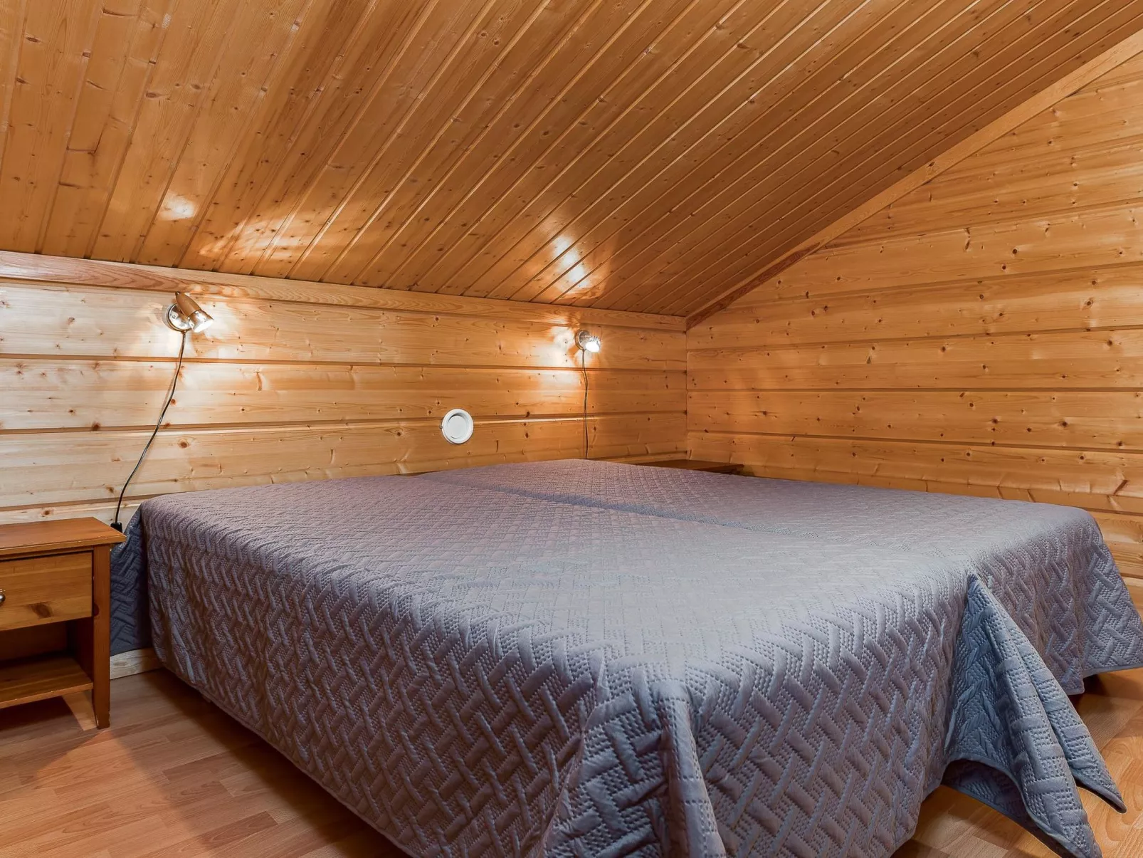 Kinostupa 2a (15-16)-Inside