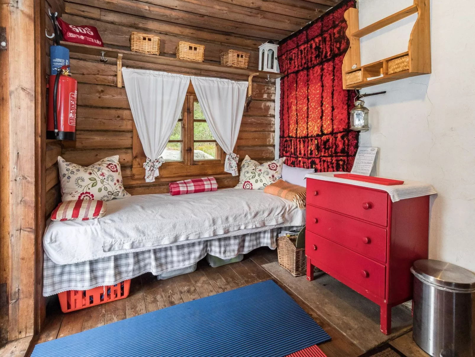 Artturin mökki-Dedans